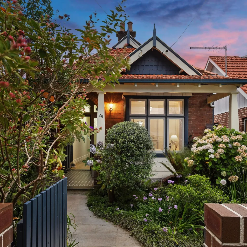 Naremburn Florist: Flowers for the Lower North Shore's Cottage Suburb

